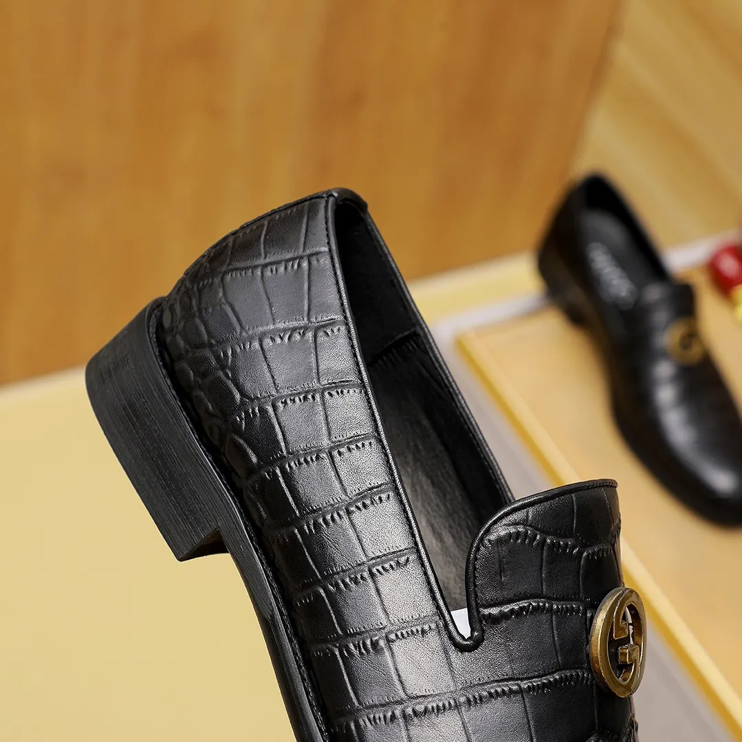 Men's men's shoes 💰400 🆘【GUCCI】Gucci ·🐑里· Hot-selling beanie shoes, top brand luxury, top quality, latest fashion beanie shoes.. The upper is made of original first-layer cowhide. (🐑leather·inner). The original stylish and stylish soft rubber wear-resistant and non-slip outsole is light and comfortable on the foot, available in black! Matching code: 39/45 (38.46. Can be customized)